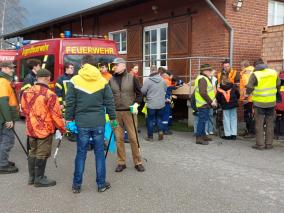Müllsammelaktion mit den Einwohnern aus Kaunitz